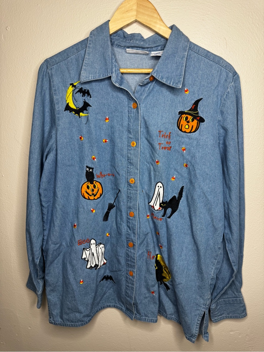 Vintage Blair Womens Halloween Embroidered Denim Shirt - Blue size Medium